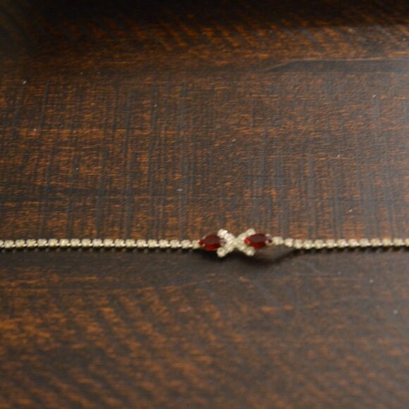 💎 NWOT Silver & Red Rhinestone Tennis Bracelet – Elegant Bling Jewelry, 7” 💎 - Picture 5 of 5